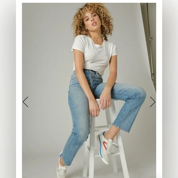 Lucky Brand 90’s High Rise Loose Jeans - Picture 5 of 16